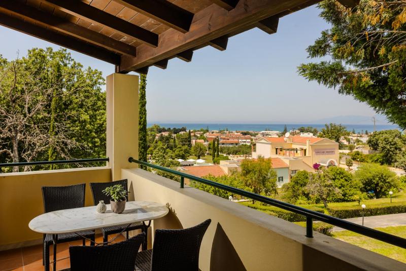 Family Room with Side Sea View image 1