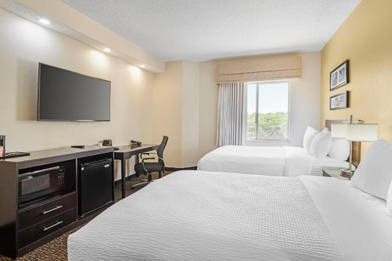 Double Room with Two Double Beds - Non-Smoking image 2