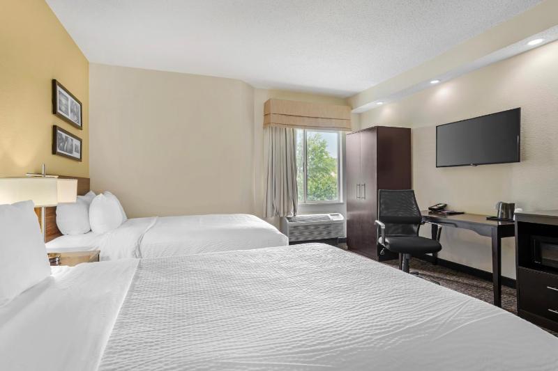 Double Room with Two Double Beds - Non-Smoking image 4