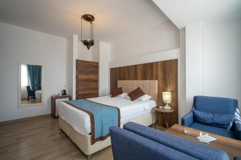 Queen Room with Sea View image 1