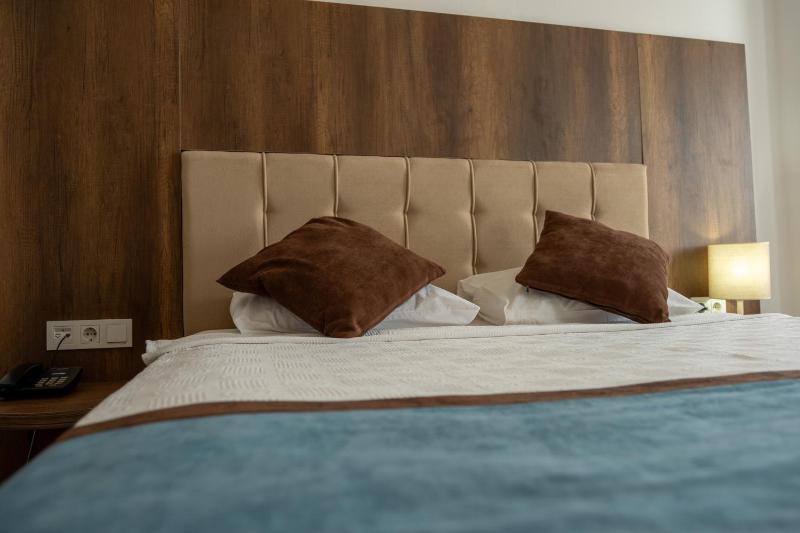 Queen Room with Sea View image 3