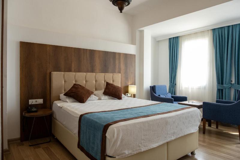Queen Room with Sea View image 4