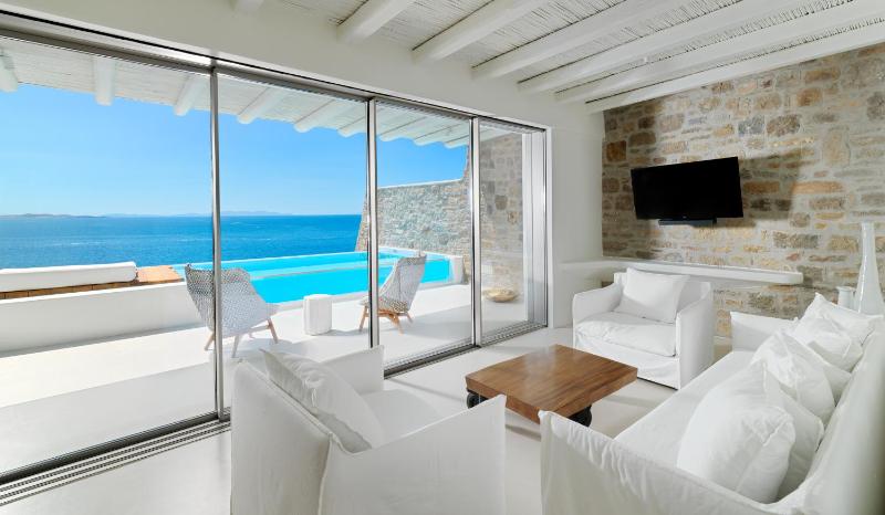 Suite with Private Pool image 1