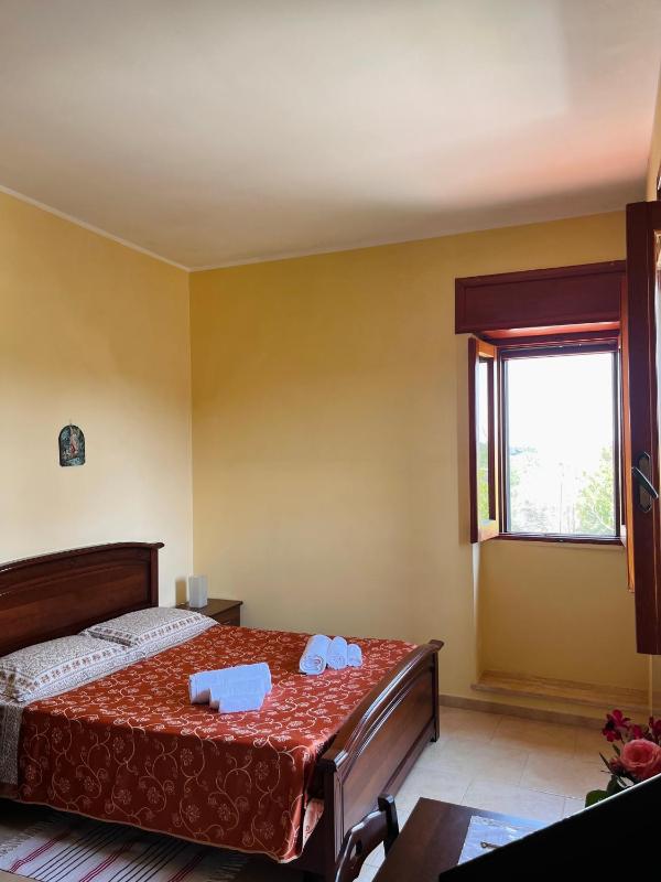 Double Room with Private External Bathroom image 1