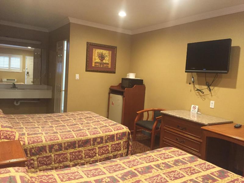 Double Queen Room image 2