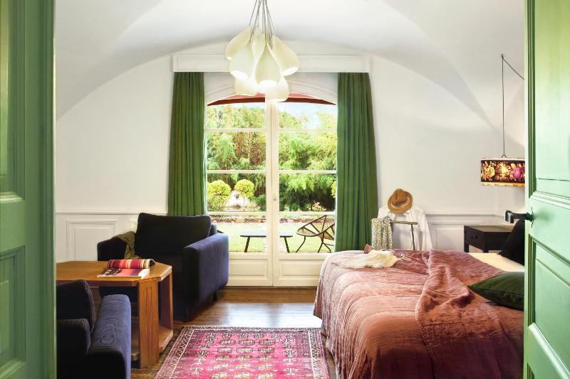 Suite Demeure - Garden View image 1