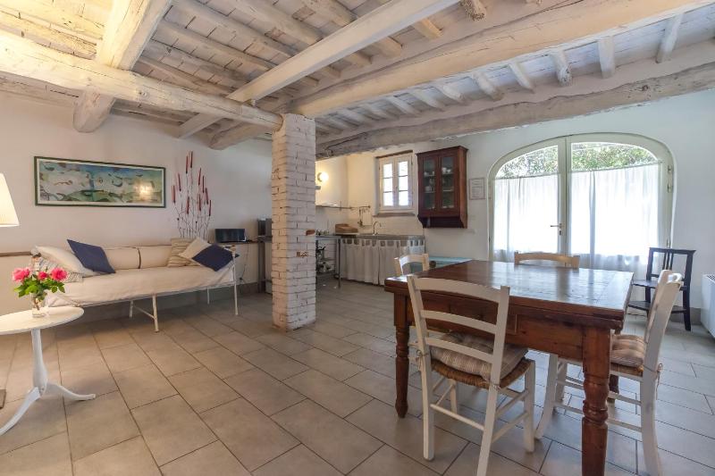 Suite with Garden View image 4