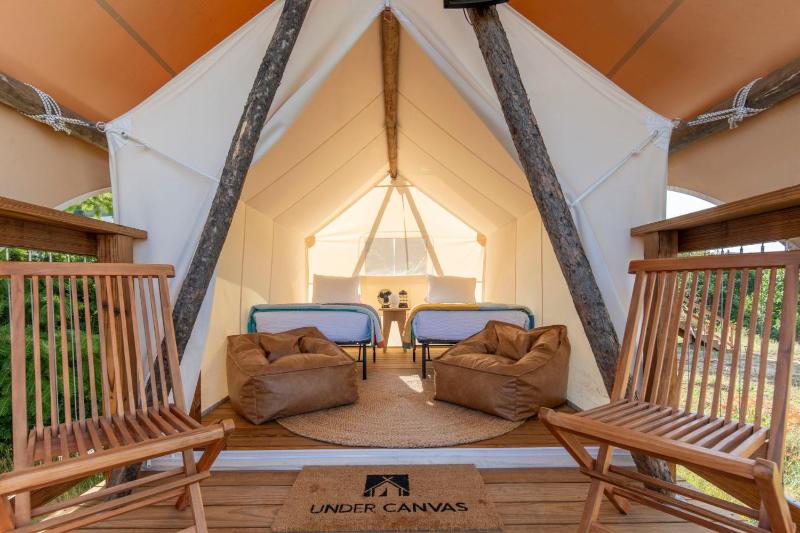Deluxe with Kids Tent image 3