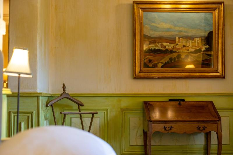 Demeure Room - Garden View image 4