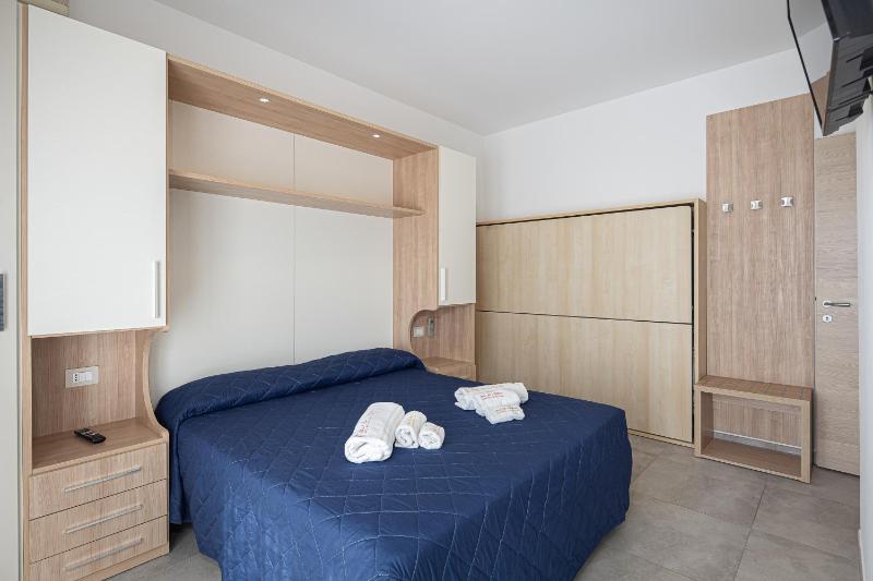 Economy Double or Twin Room image 2
