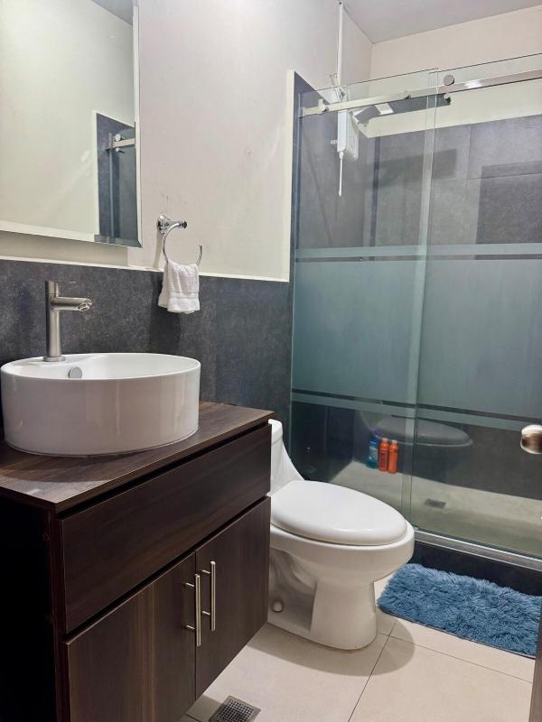 Moderno acogedor y privado en San Salvador - image 15
