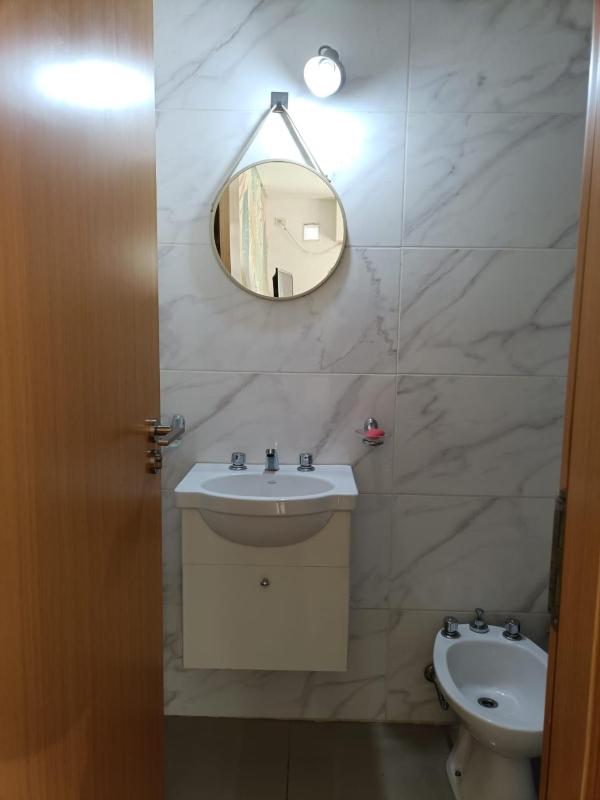 ES- Monoambiente a 150 mts de Av Pellegrini! - image 6
