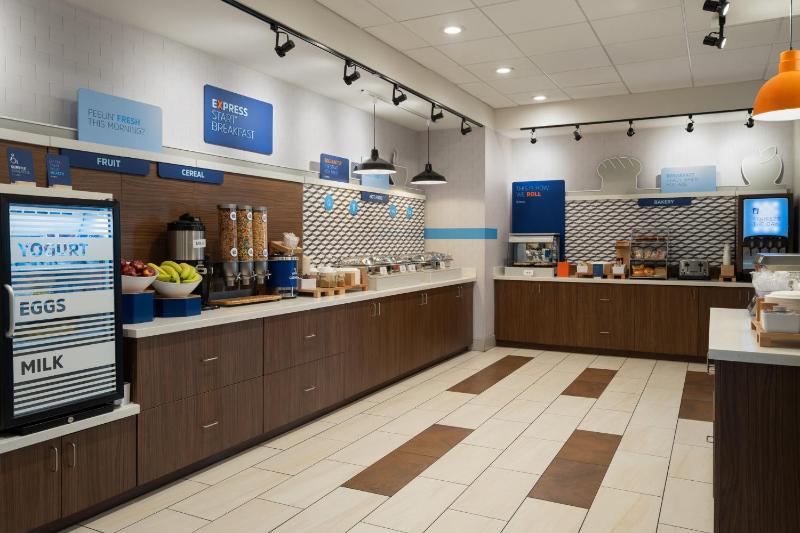 Holiday Inn Express & Suites Tampa East - Ybor City By IHG - image 7