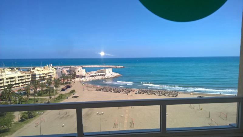 Superior Two-Bedroom Apartment with frontal sea view image 1