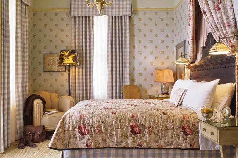 Deluxe King Room image 1