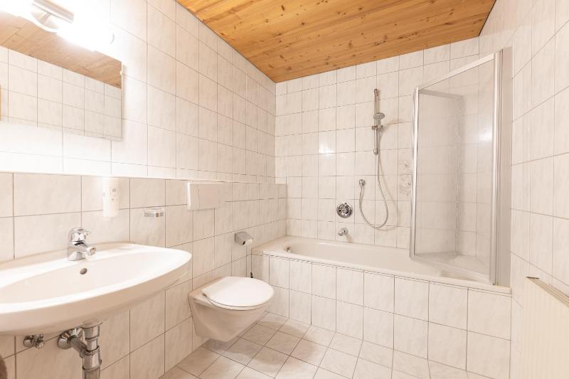 Triple Room with Balcony image 3