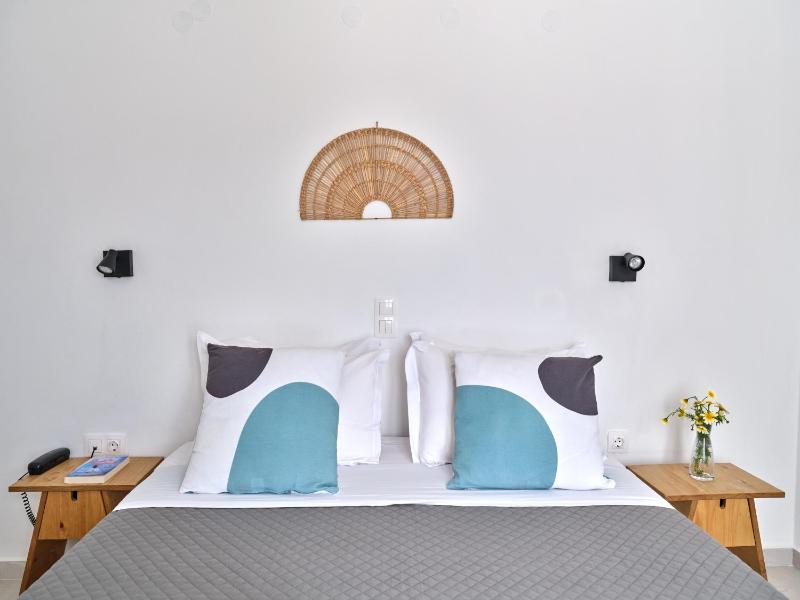 Single Room with Sea View image 1