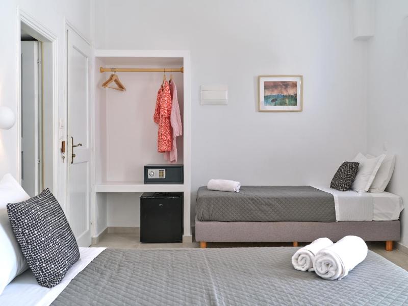 Triple Room with Sea View image 2