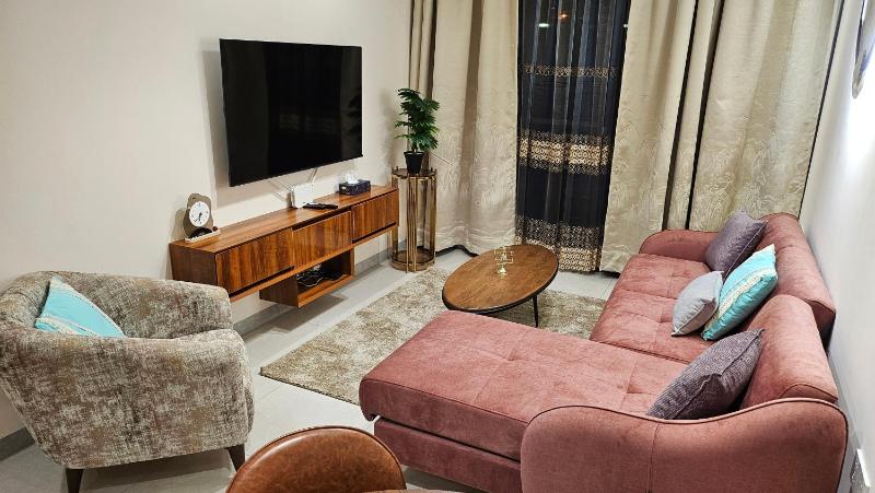 Greenland Executive Apartment - image 5
