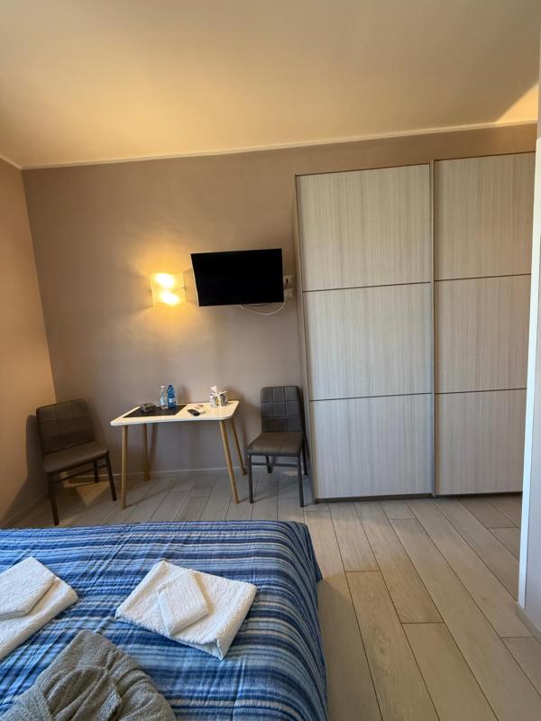 Double Room with Private Bathroom image 2