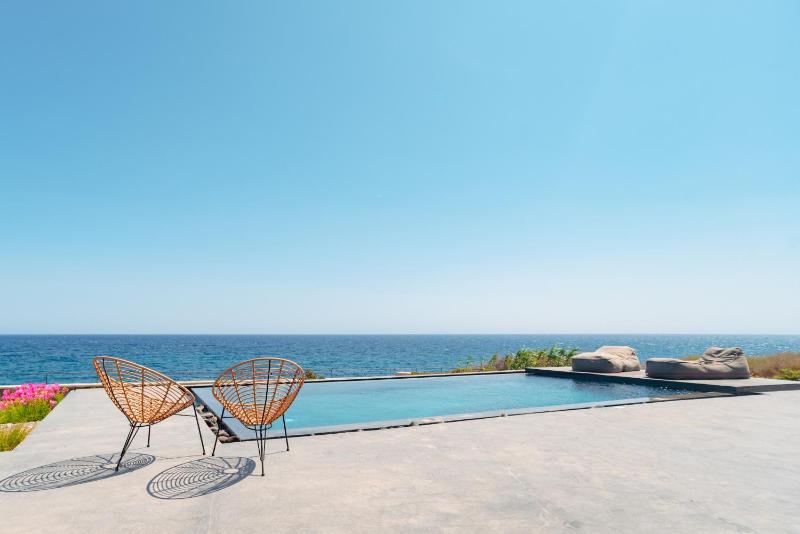 Colombos Beachfront - image 19