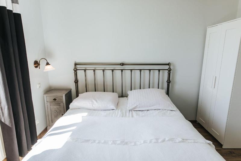 Double Room image 3
