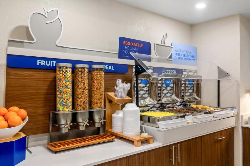 Holiday Inn Express & Suites Jacksonville South East - Medical Center Area By IHG - image 4