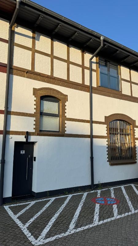 Golden Grey Loft in Bahrenfeld Volkspark - image 1