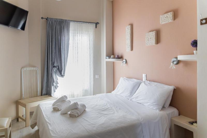Double Room with Balcony image 1