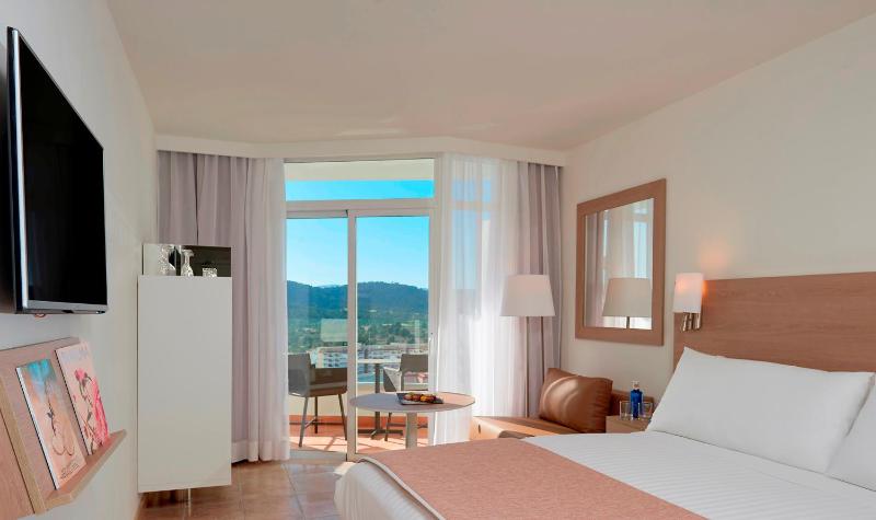 Double or Twin Room (1-2 Adults) image 3