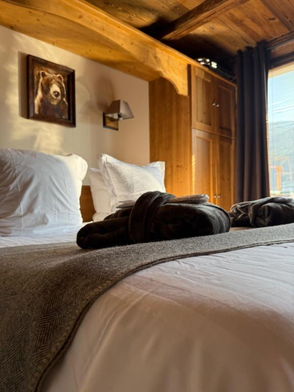 Superior Double or Twin Room with Mountain View image 3