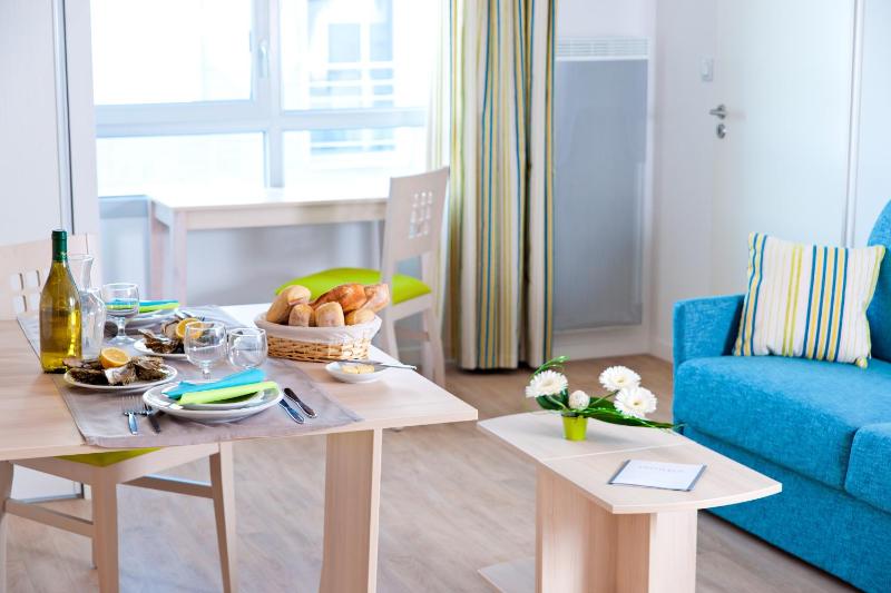 One-Bedroom Apartment (2 Adults & 2 Children) image 3