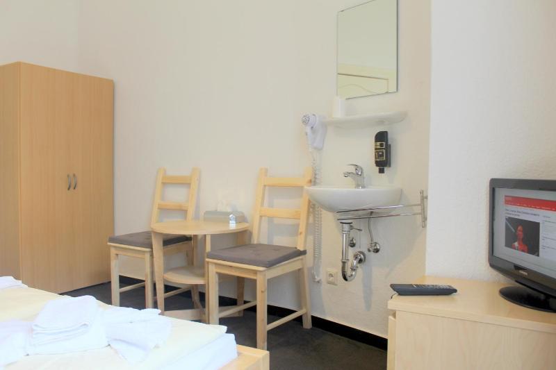 Double Room with Shared Bathroom image 2