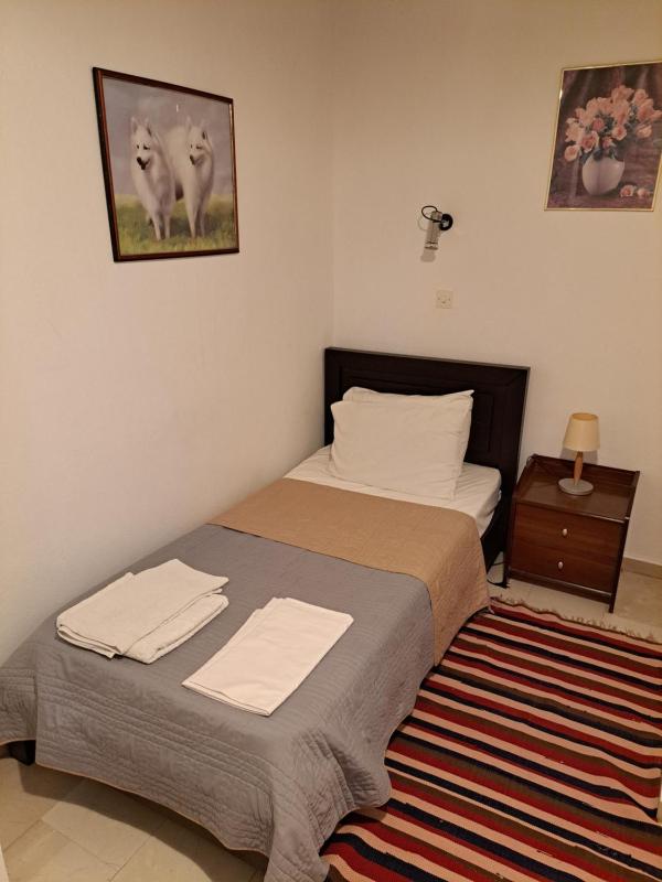 Basic Triple Room image 3