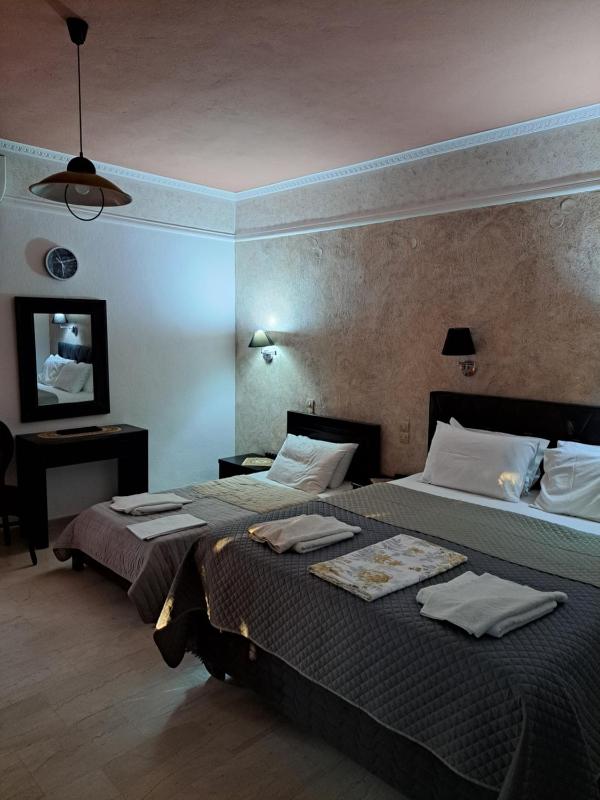 Basic Triple Room image 2
