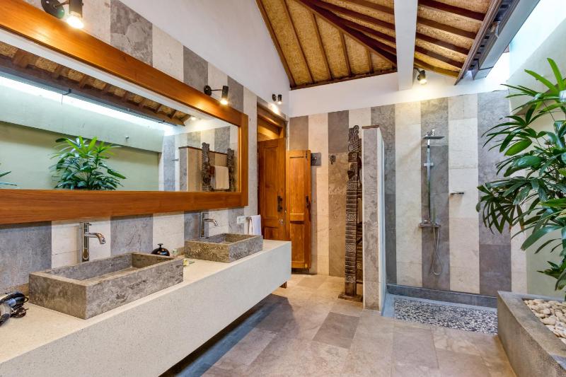 Villa Shantika by Villa Finder - image 23