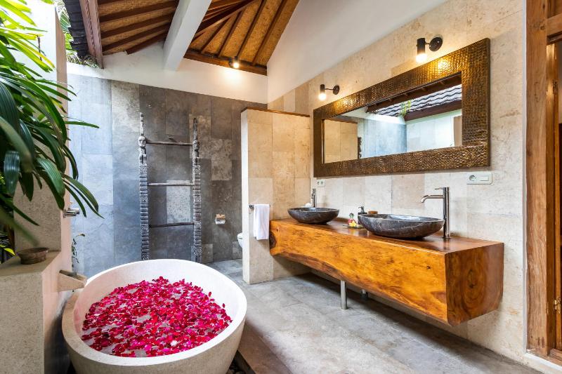 Villa Shantika by Villa Finder - image 14