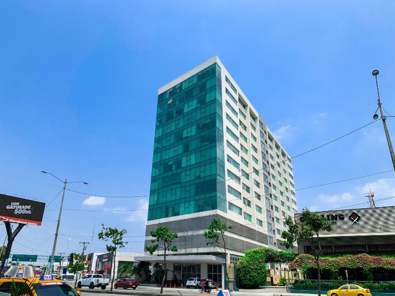 Suite de lujo cerca al aeropuerto terminal mall sol - image 12