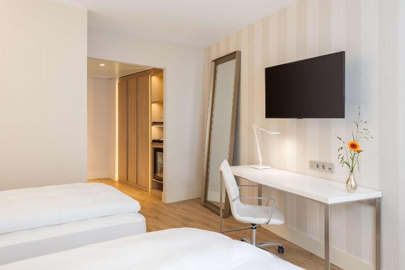 Superior Double Room image 4
