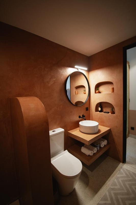 Black Honey - image 50