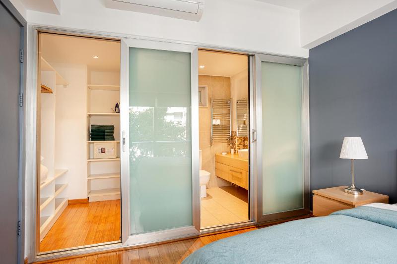 One-Bedroom Apartment image 4