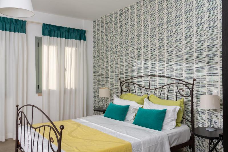 Two-Bedroom Apartment with Balcony image 2