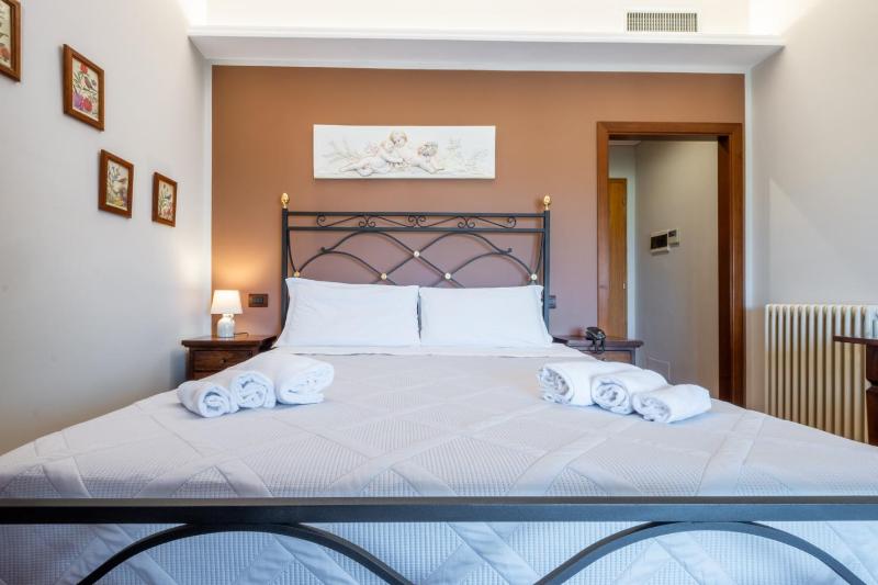 Quadruple Room image 3