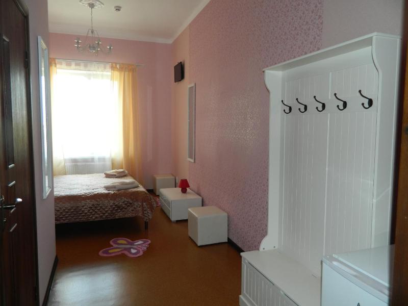 Standard Double Room image 3