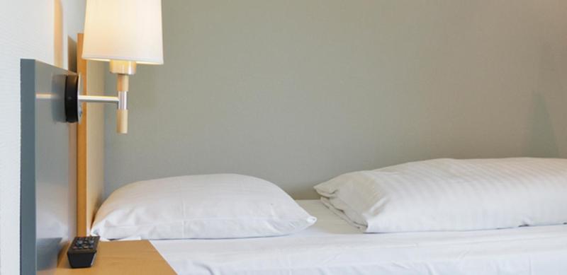Twin Room image 1