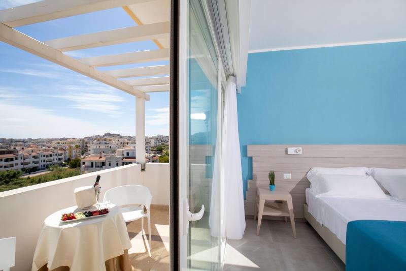 Deluxe Double or Twin Room with Panoramic View image 4