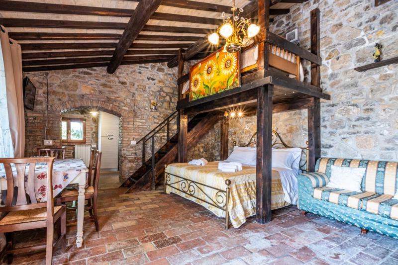 One-bedroom Loft Apartment  image 1