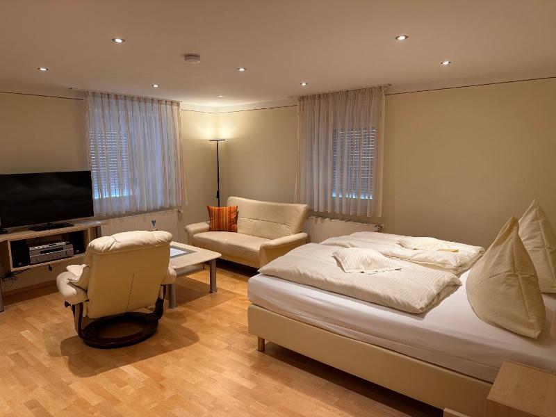 Double Room image 1