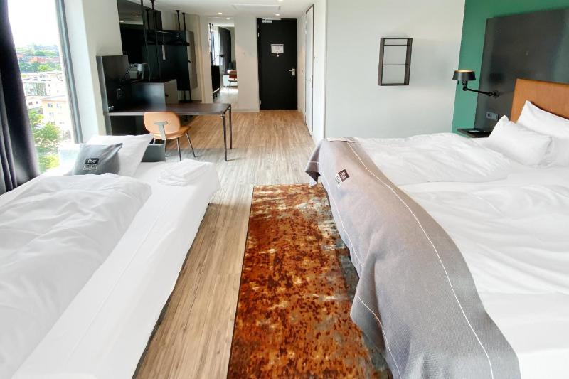 Premium Queen Room with sofa bed image 2