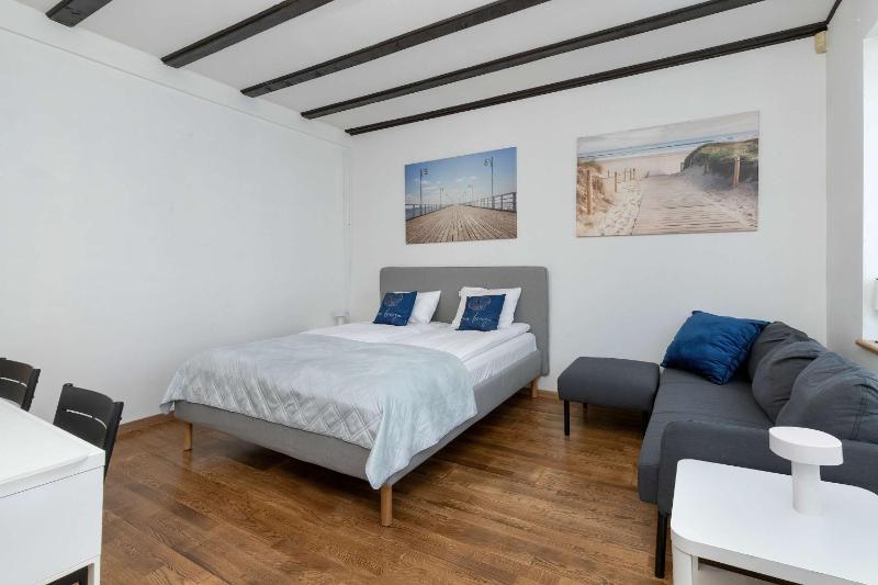 Villa Lana 6 bedrooms with Parking and Terrace near the Beach in Sopot by Noclegi Renters - image 24
